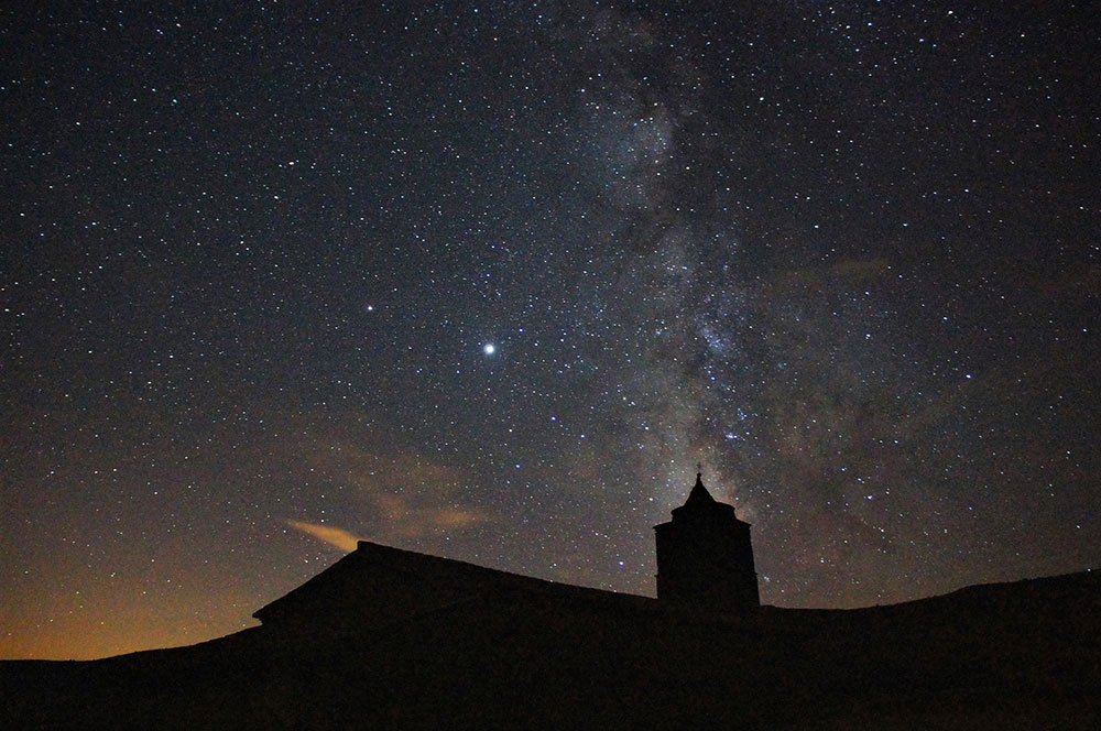 imagen nocturna cielo estrellado